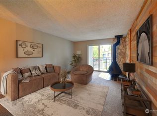 14555 NE 32nd St APT F301, Bellevue, WA 98007