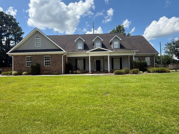 32 Willow Lake Dr
