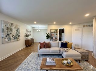 425 Rathburn Rd E #74, Mississauga, ON L4Z1H6