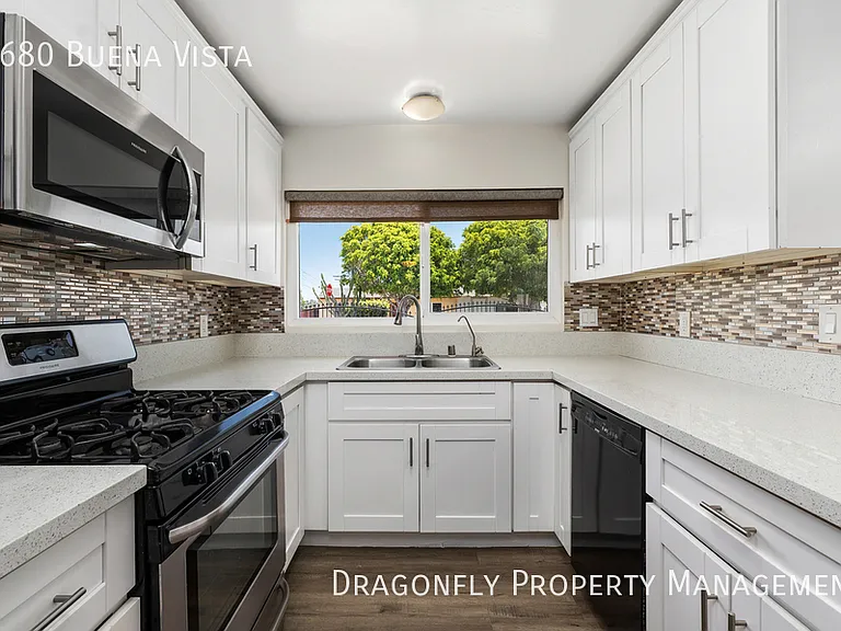 2680 Buena Vista Ave — Photo 11