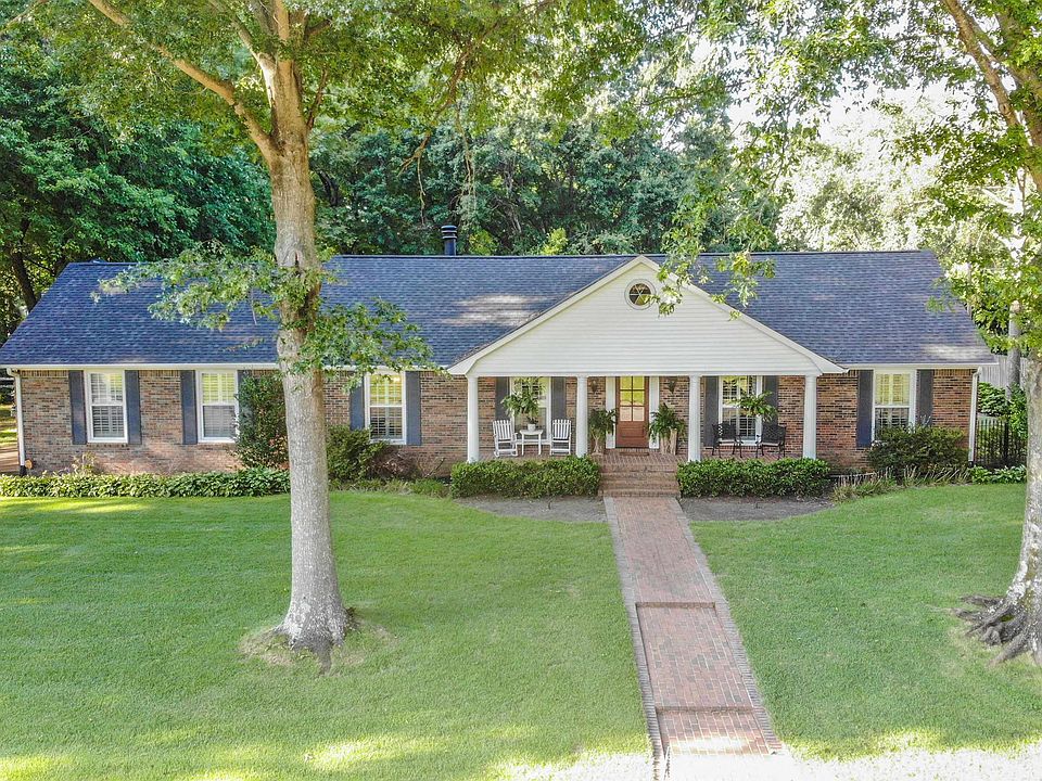 1st image of 931 Breckenridge Dr