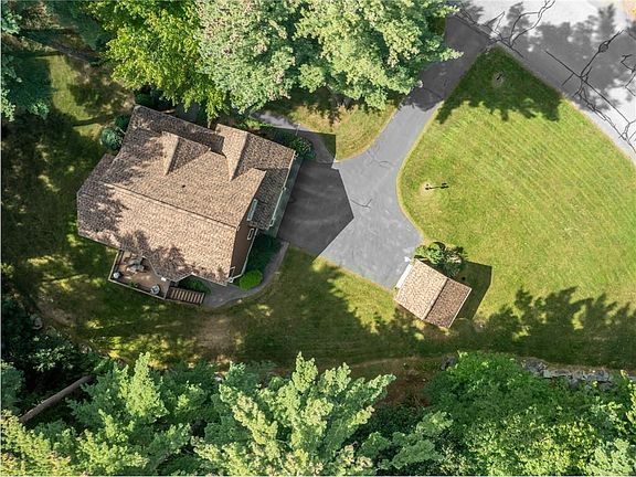 5th image of 1 Bourget Ct