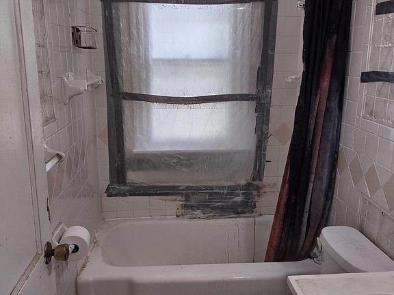 3rd image of 1995 Baldwin Dr
