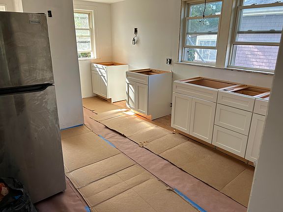 2nd image of 102 W Quincy St #2