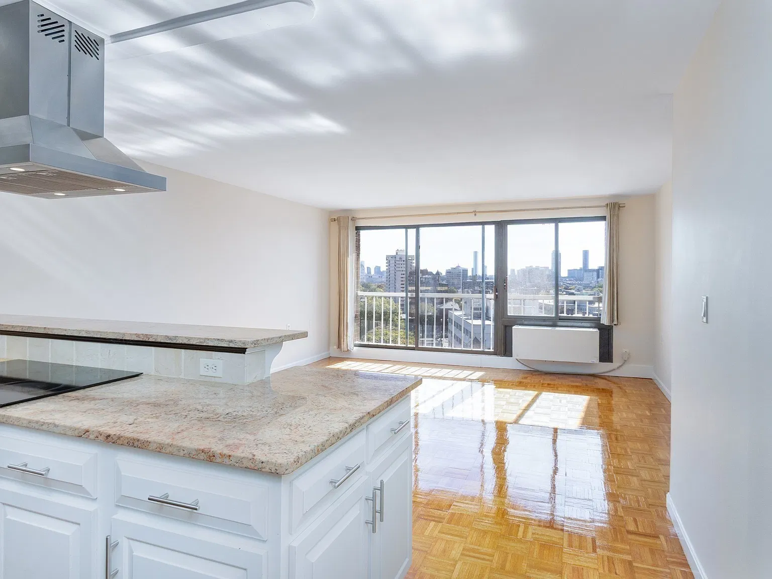2 bed, 1.5 bath, 877 sqft, $4,200 — Photo 4