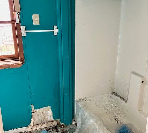 5th image of 219-221 David St