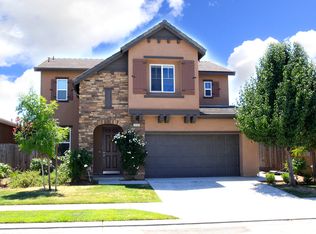2469 E Turnberry Ave, Fresno, CA 93730