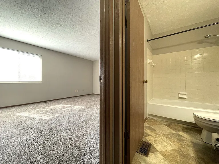 2413 Edmonton Rd — Photo 15
