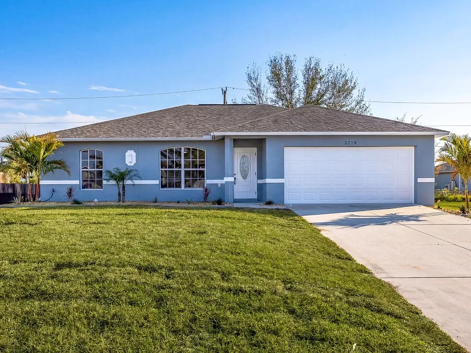 2718 NW 5th St