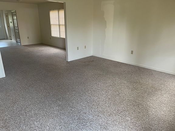 Entry / open area with front window