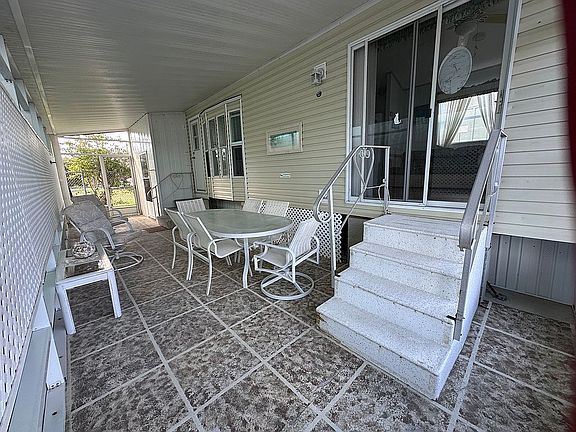4th image of 703 Collier Ave #33