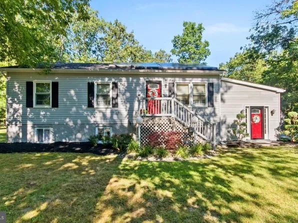 1425 12th Ave, Williamstown, NJ 08094