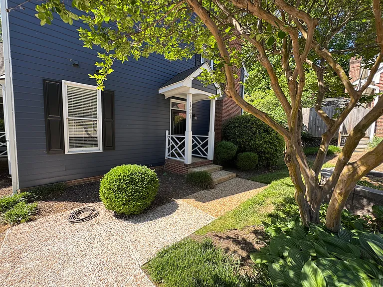 1551 Village Glenn Dr — Photo 1