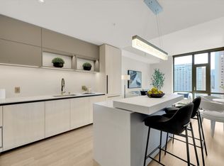 889 Avenue Sq NE UNIT 909, Bellevue, WA 98004
