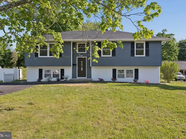 55 Avon Pl, Vineland, NJ 08360