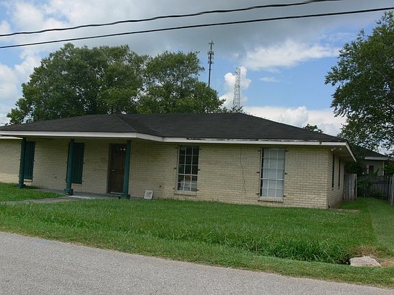2nd image of 310 W 13th St