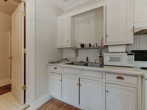 2nd image of 14204 Main St #11