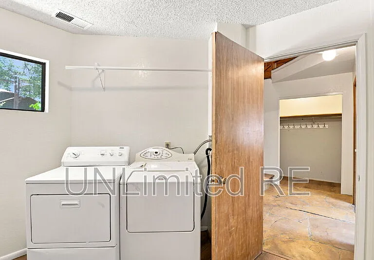 1410 N Inverrary Way — Photo 21