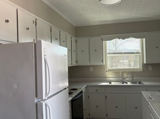 630 Carlock Ave APT C, Harriman, TN 37748