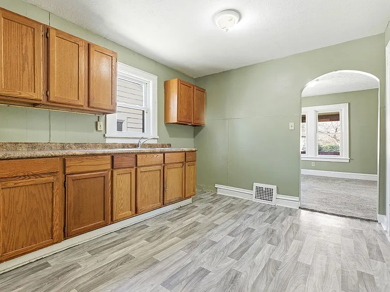 766 Lafollette St — Photo 8