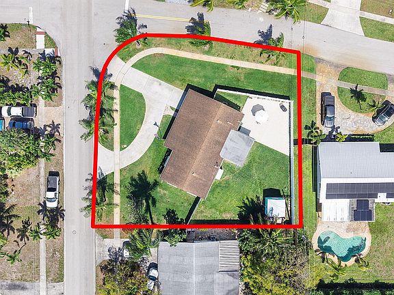 3rd image of 1162 S Deerfield Avenue Avenue