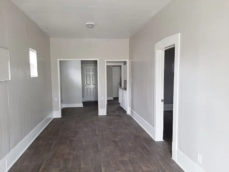 932 Dallas Ave — Photo 6