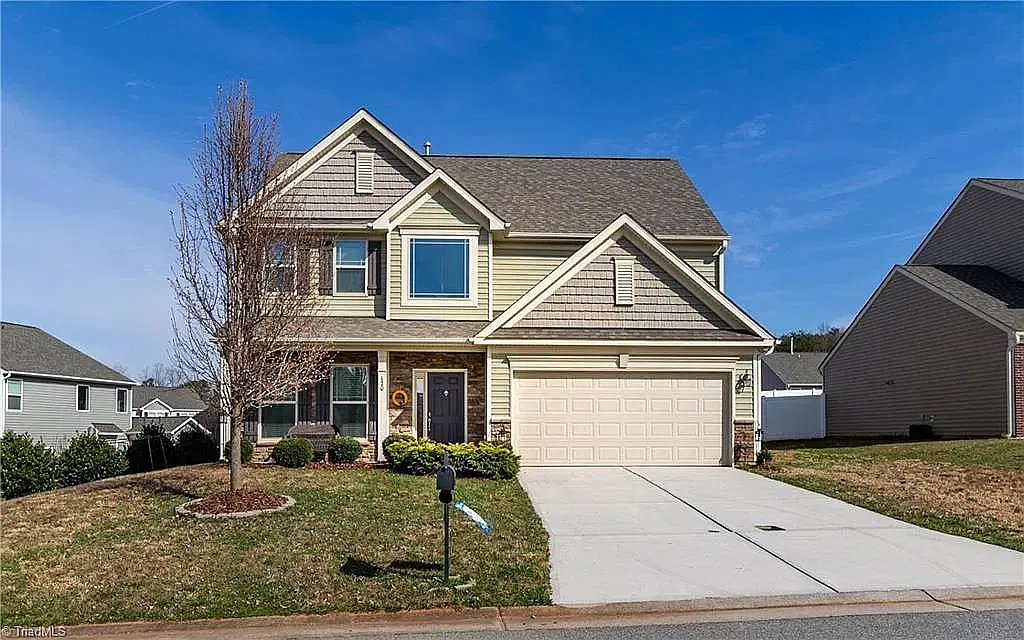 5 bed, 2256 sqft, $1,900 — Photo 4