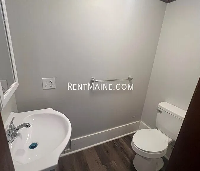 202 Main Rd #C — Photo 5