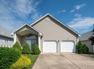 31 Highland Dr, Manahawkin, NJ 08050