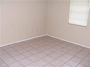 2nd image of 1160 Oregon Ave APT 2