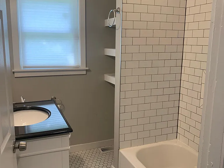 2818 Jones Ave — Photo 4