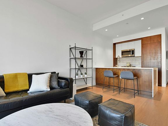 3rd image of 75 Park Ln S APT 1203