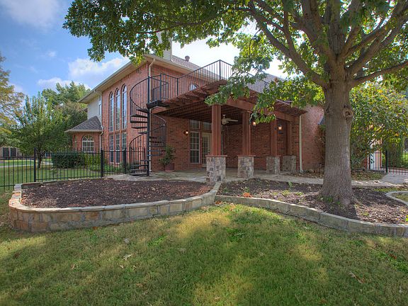 5th image of 2920 Lago Vista Ln