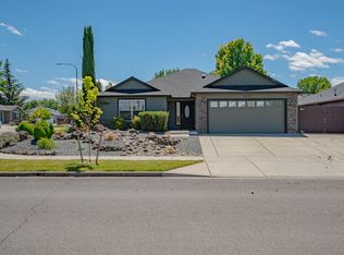 3276 Dearborn Ln, Medford, OR 97504