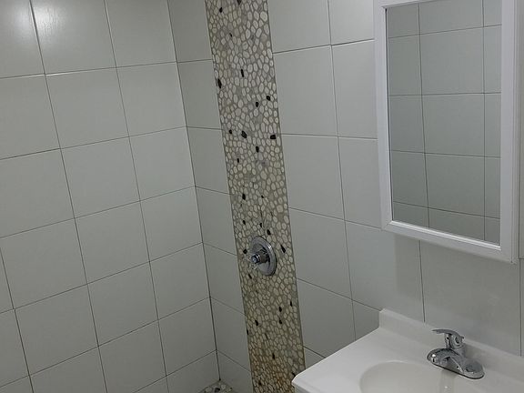 2nd image of 159 Anderson St Floor 1