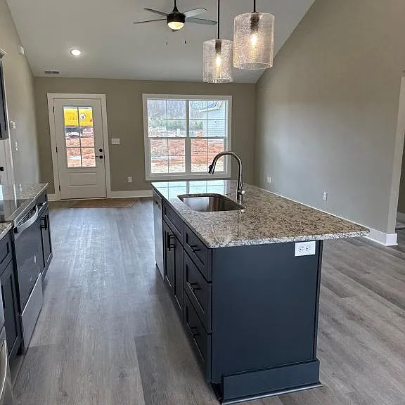 2034 Harmony Ln — Photo 4