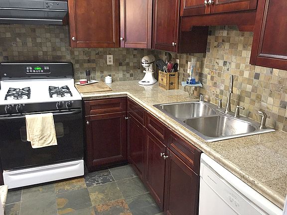 2nd image of 25985 Pueblo Dr