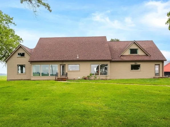 976 140th Ave, Joy, IL 61260