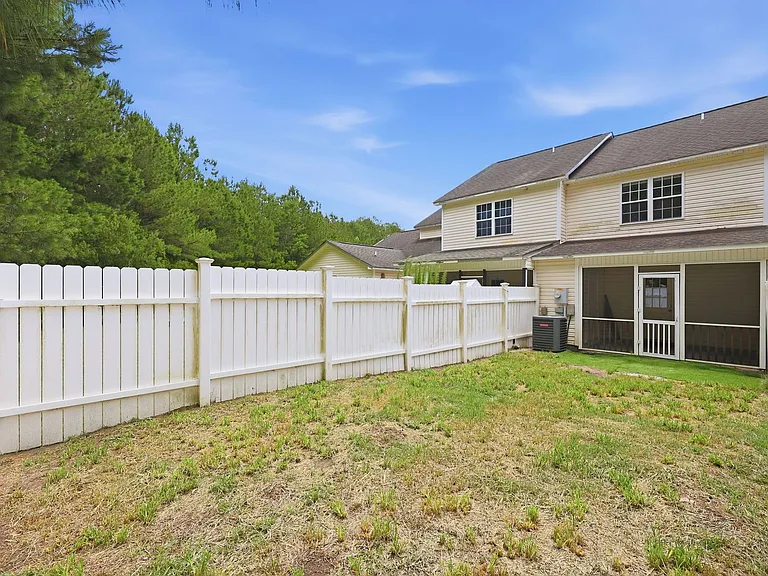 404 Springwood Dr — Photo 29