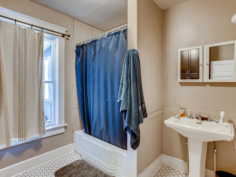 237 Coffman St #B — Photo 20