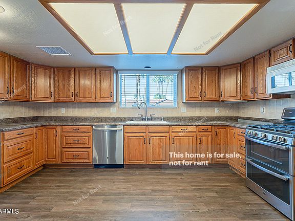 4th image of 25636 S Parkside Dr