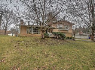 62 Green Oak Dr, Decatur, IL 62526