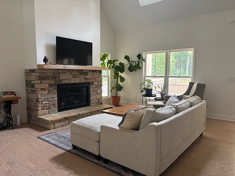 1347 Lake Orange Rd — Photo 5