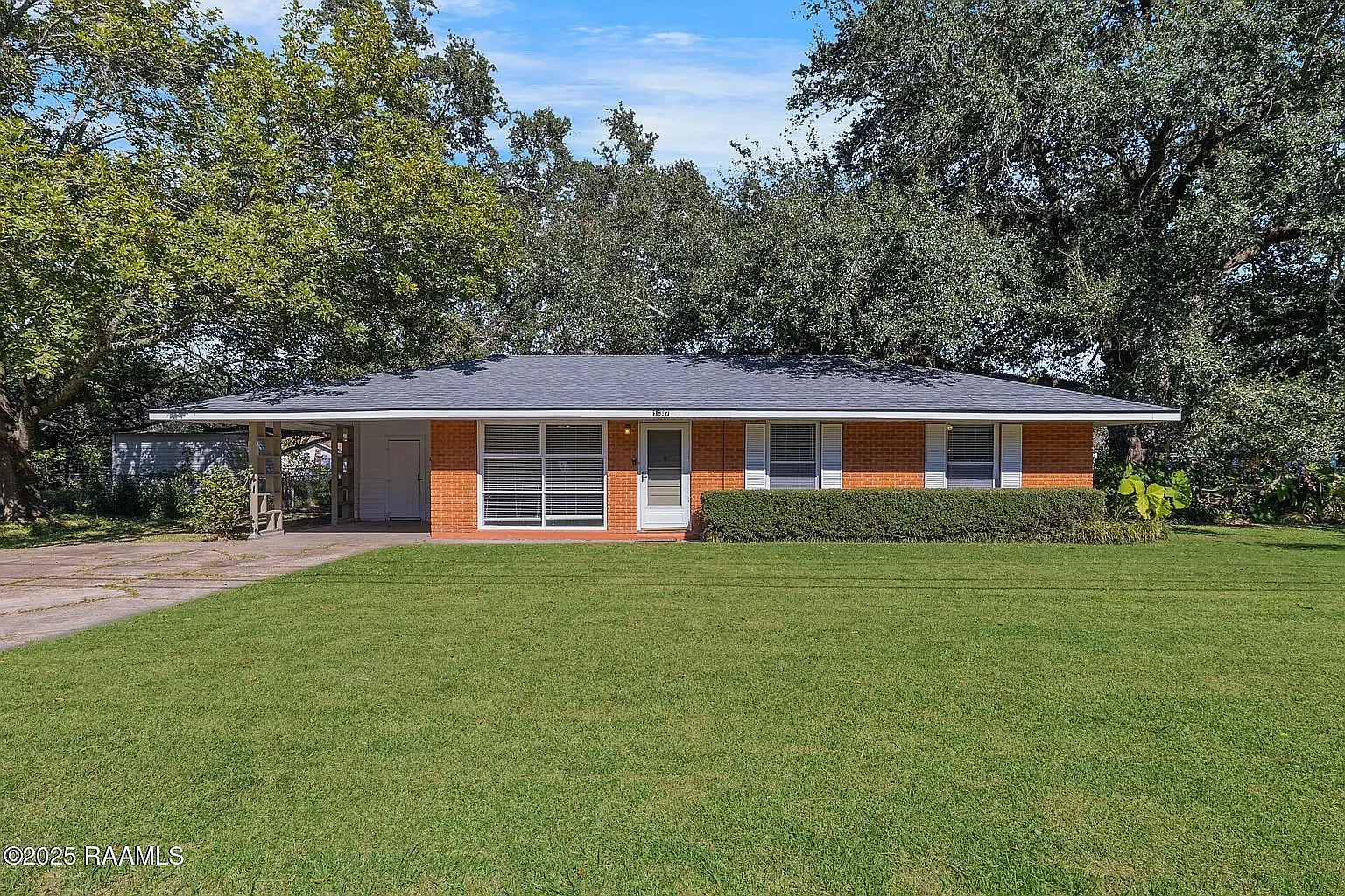 3 bed, 1018 sqft, $1,400 — Photo 1