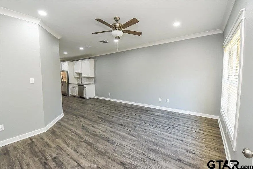 2 bed, 985 sqft, $1,595 — Photo 3