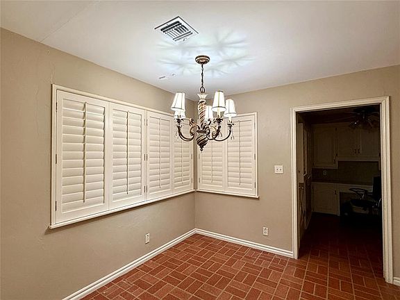 4th image of 115 Maple Ln