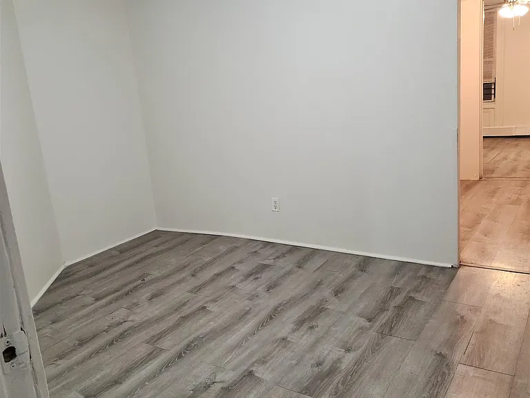 494 W Side Ave #1 — Photo 4