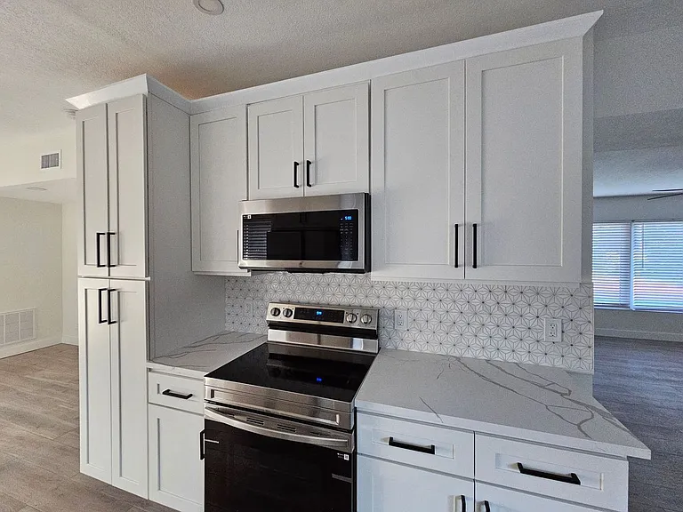 1375 Coral Way S — Photo 19