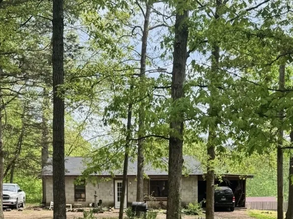 193 Whitaker Dr, Camden, TN 38320