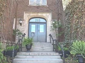 285 King St W, Hamilton, ON